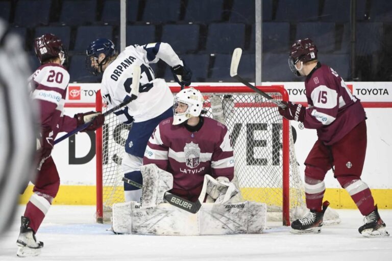 Latvijas U-18 hokeja izlase, hokejazinas.com