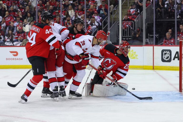 Karolīnas "Hurricanes" un Ņūdžersijas "Devils", hokejazinas.com
