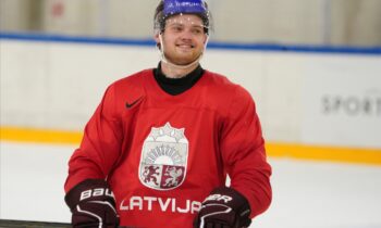 Markuss Komuls, hokejazinas.com