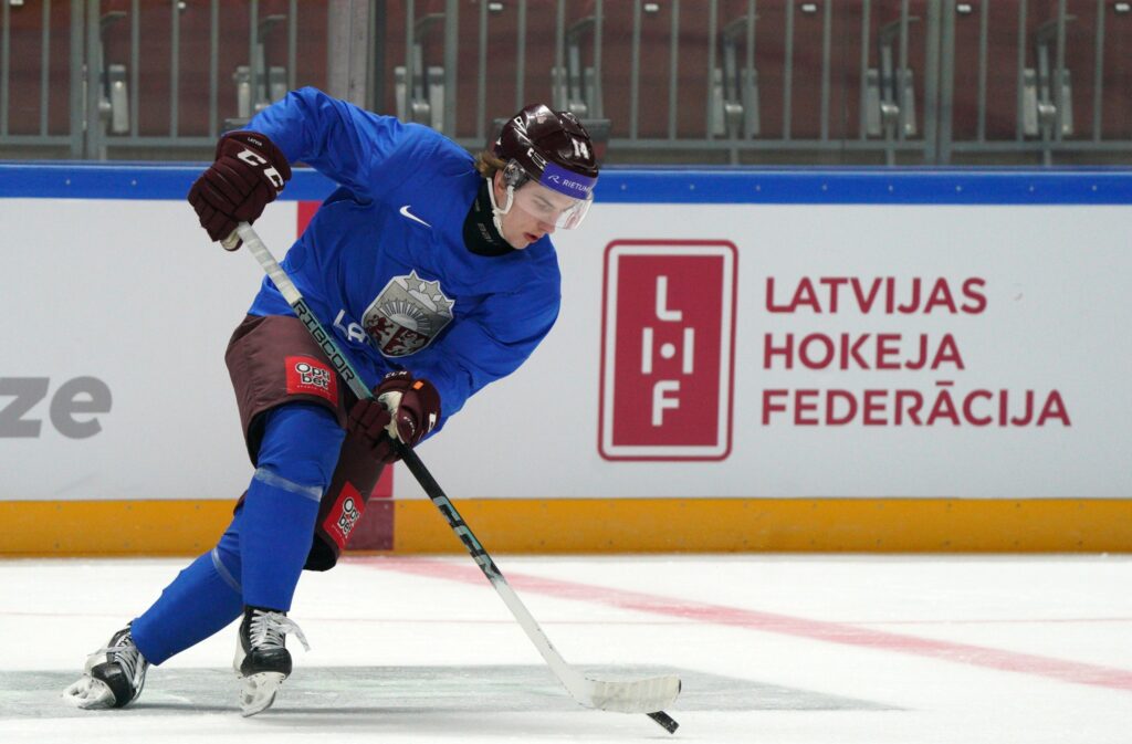 Rodžers Bukarts, hokejazinas.com