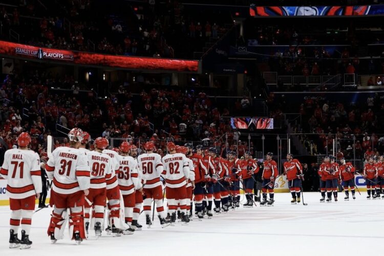 Karolīnas "Hurricanes" un Vašingtonas "Capitals", hokejazinas.com