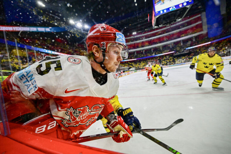 Niks Olesens, hokejazinas.com