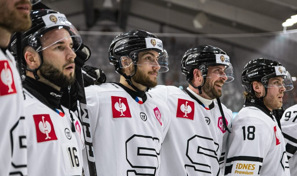 Prāgas Sparta, Mārtiņš Dzierkals, Hokejazinas.com