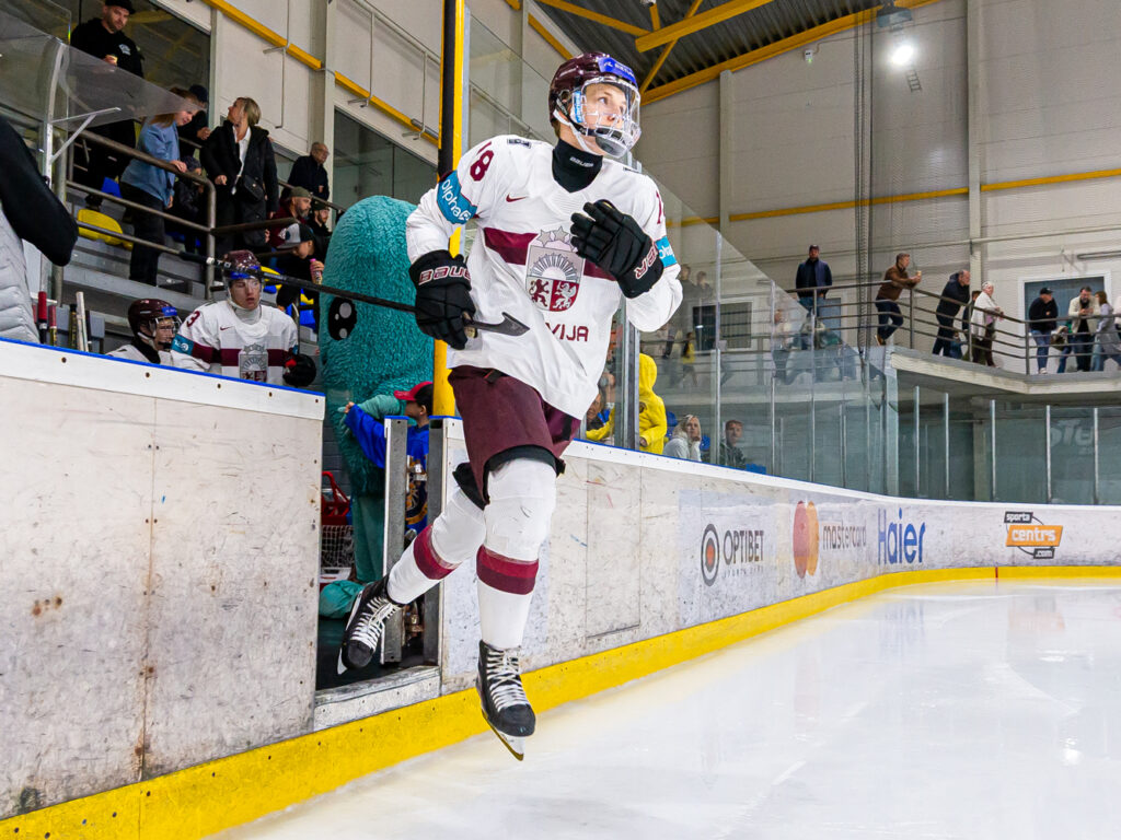 Roberts Naudiņš, hokejazinas.com