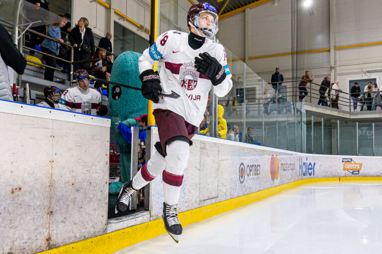 Roberts Naudiņš, hokejazinas.com