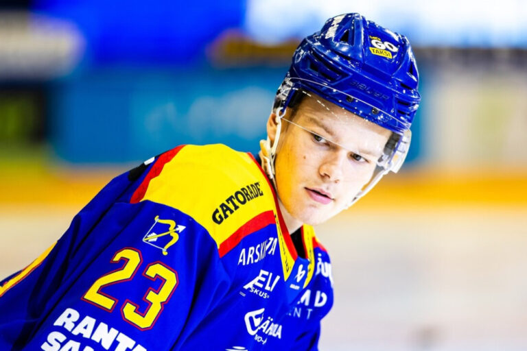 Alberts Šmits, hokejazinas.com