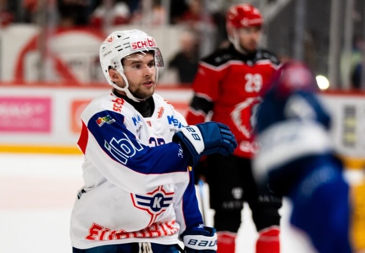 Deniss Smirnovs, hokejazinas.com