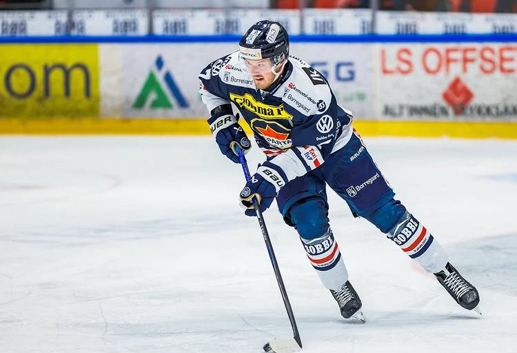 Maksims Ponomarenko, hokejazinas.com