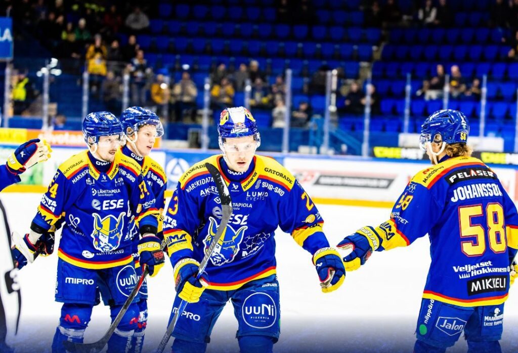 Alberts Šmits, hokejazinas.com