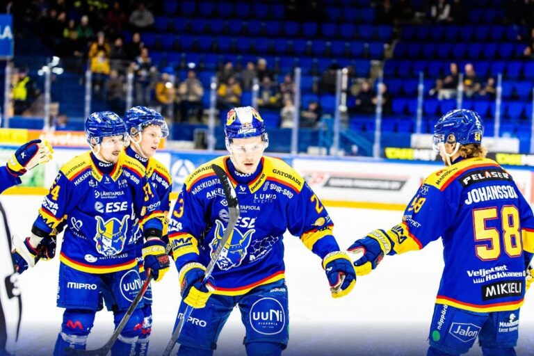 Alberts Šmits, hokejazinas.com