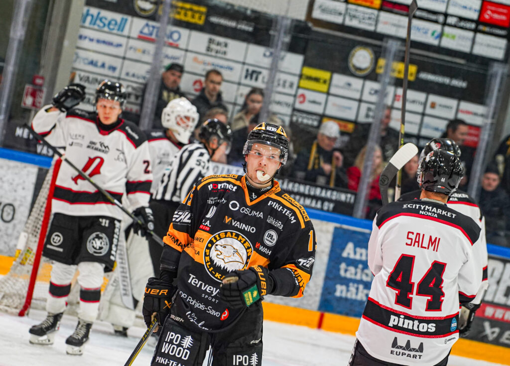 Artūrs Homjakovs, hokejazinas.com