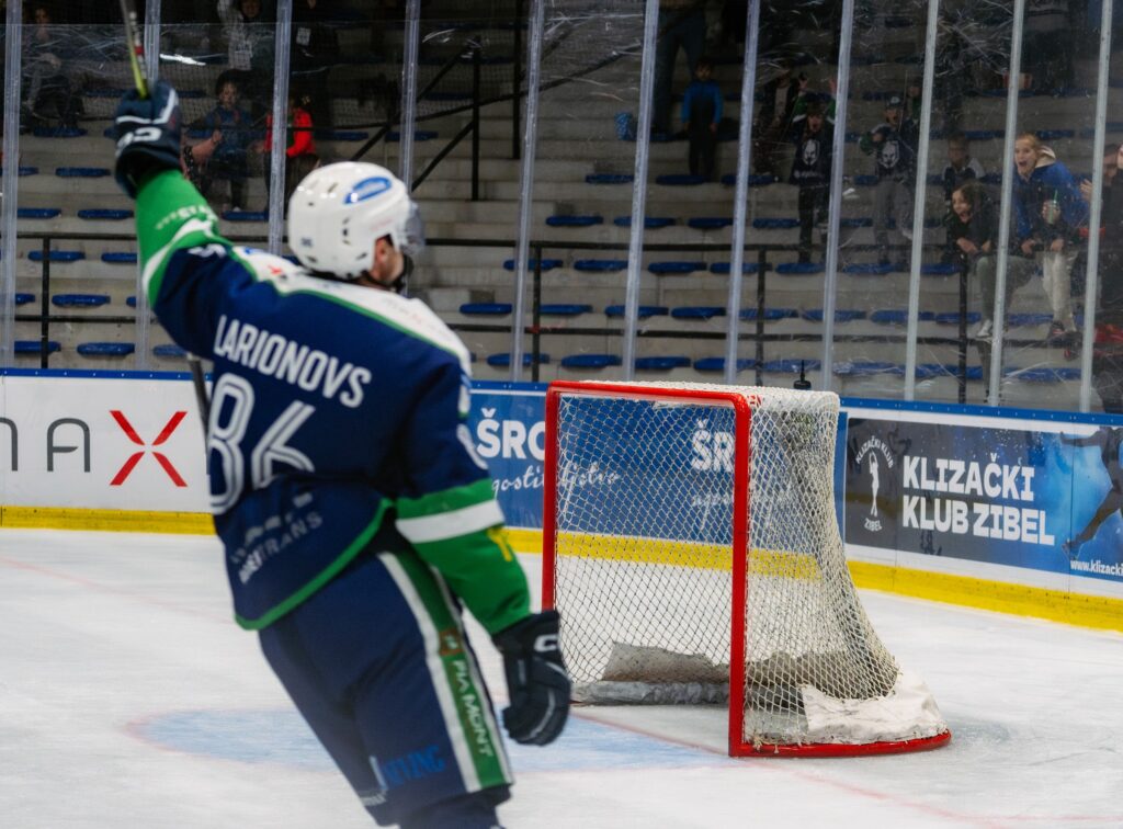 Daņila Larionovs, hokejazinas.com