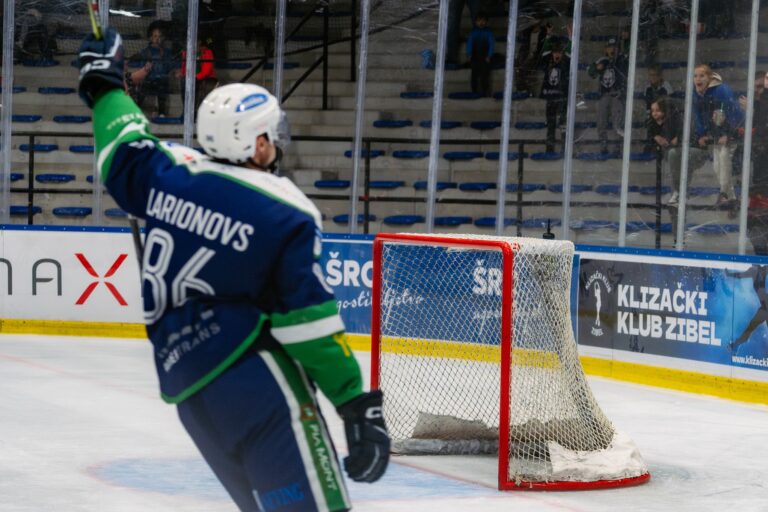 Daņila Larionovs, hokejazinas.com