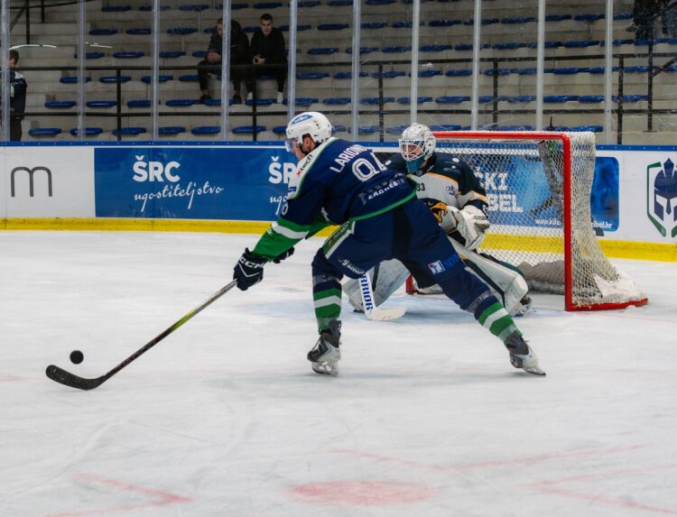 Daņila Larionovs, hokejazinas.com