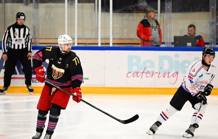 Ernests Ošenieks, hokejazinas.com