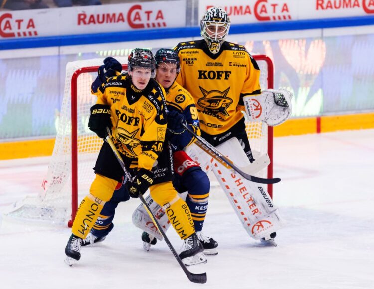 Gustavs Dāvis Grigals, Hokejazinas.com