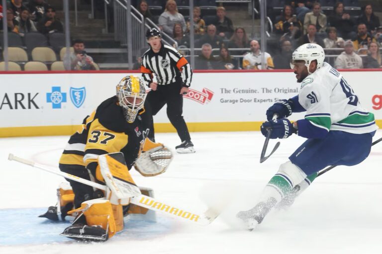 Artūrs Šilovs, hokejazinas.com