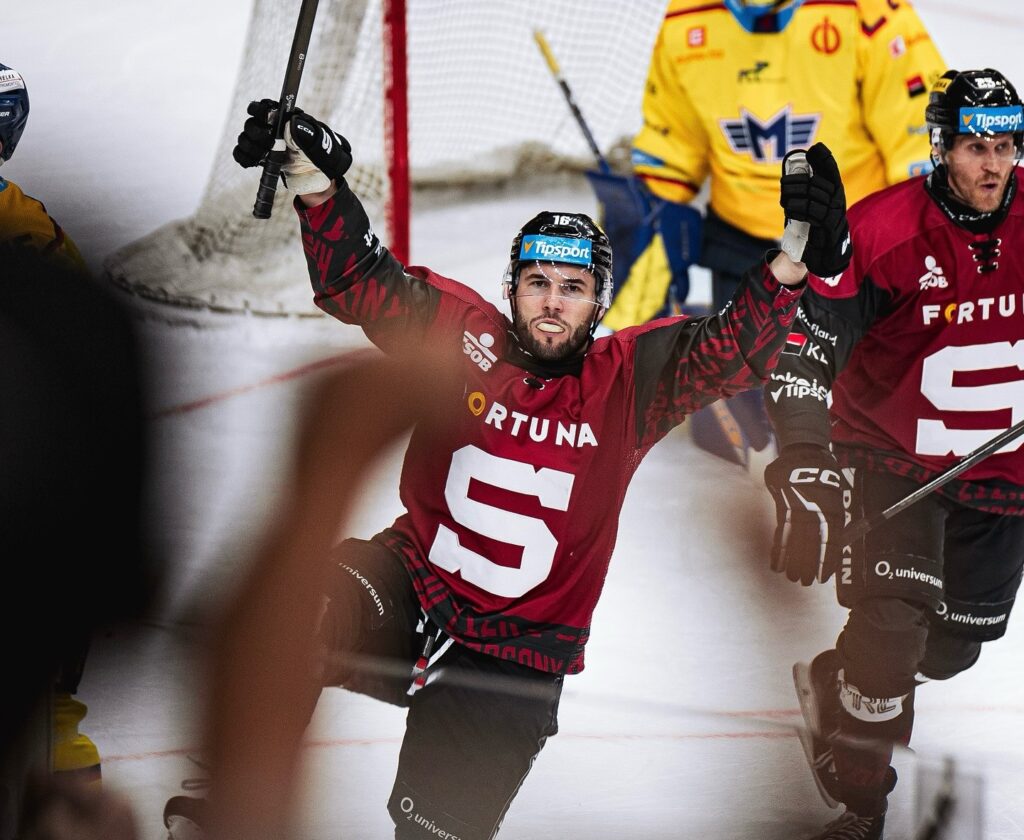 Mārtiņš Dzierkals, Hokejazinas.com