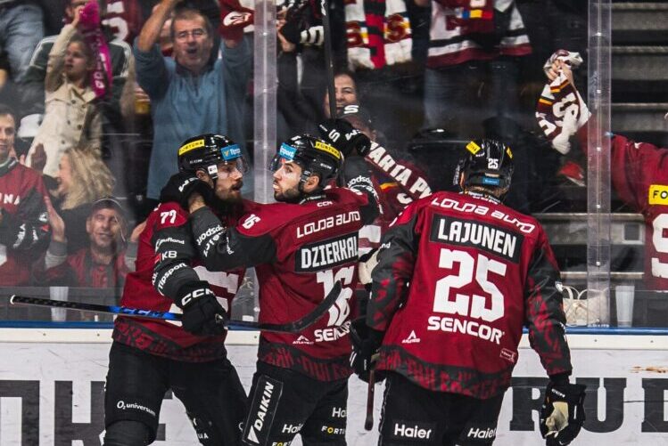 Mārtiņš Dzierkals, Hokejazinas.com