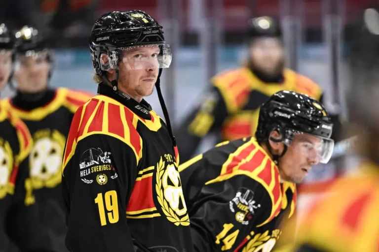 Niklass Bekstrēms, hokejazinas.com