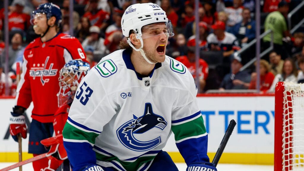 Teodors Bļugers, hokejazinas.com