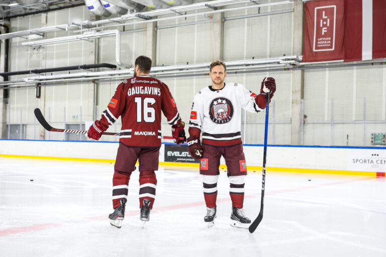 Latvijas izlases jaunie spēļu krekli, Hokejazinas.com