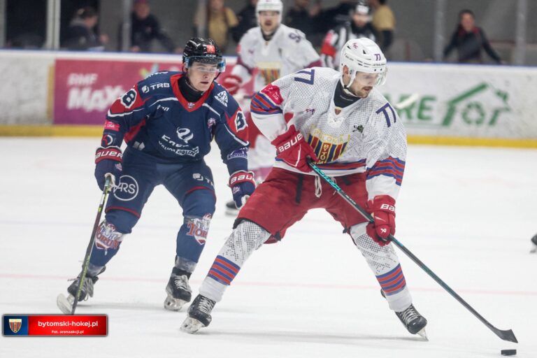 Ernests Ošenieks, hokejazinas.com