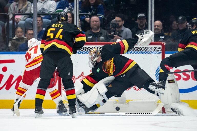 Vankūveras "Canucks" un Kalgari "Flames", hokejazinas.com
