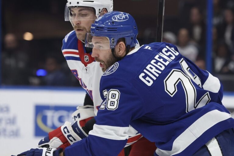 Zemgus Girgensons, hokejazinas.com