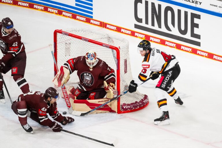 Ivars Punnenovs, hokejazinas.com