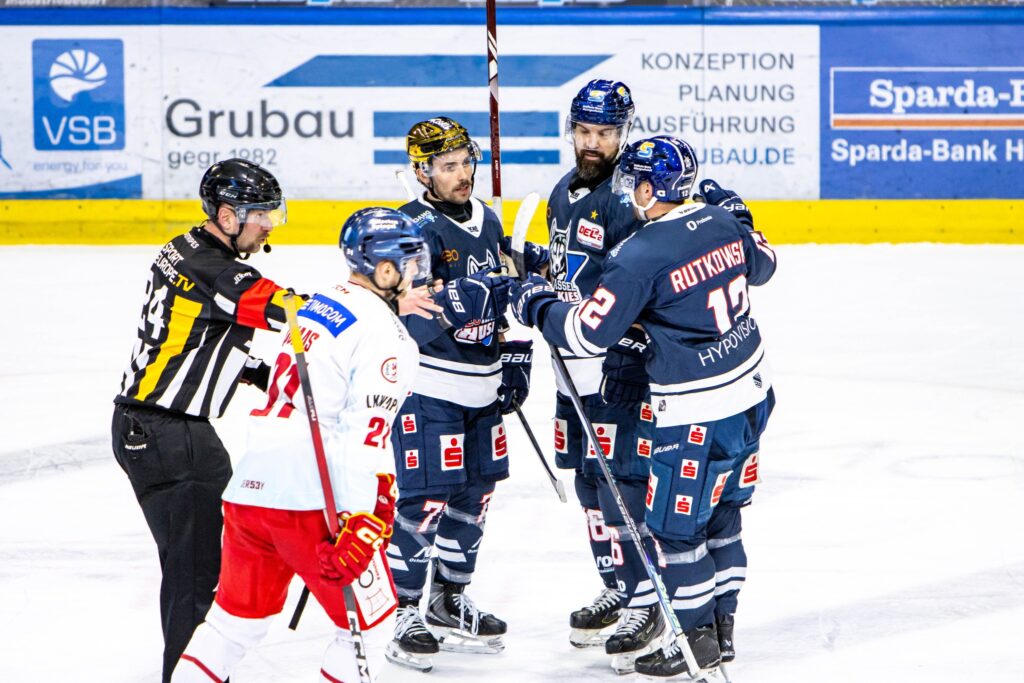 Kaspars Daugaviņš, Hokejazinas.com