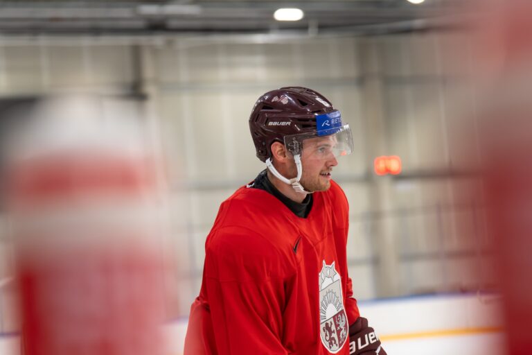 Markuss Komuls, hokejazinas.com