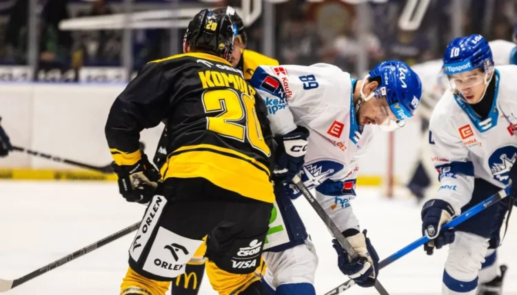 Markuss Komuls, hokejazinas.com