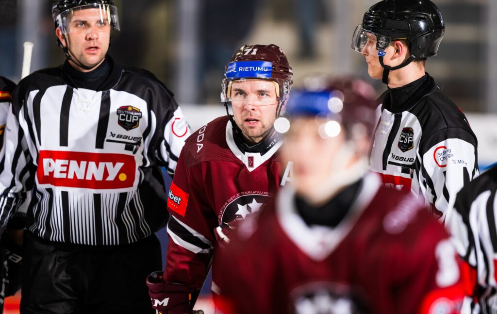 Roberts Bukarts, Hokejazinas.com