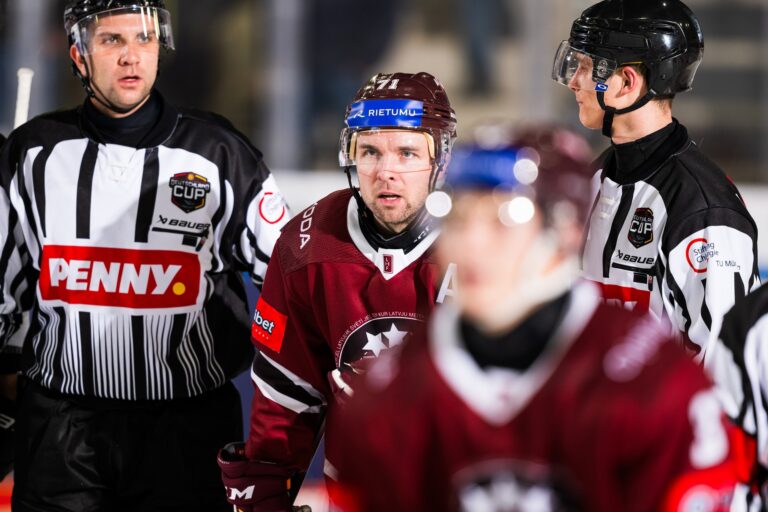 Roberts Bukarts, Hokejazinas.com