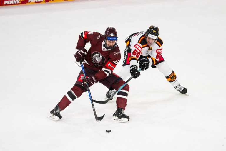 Alberts Šmits, hokejazinas.com