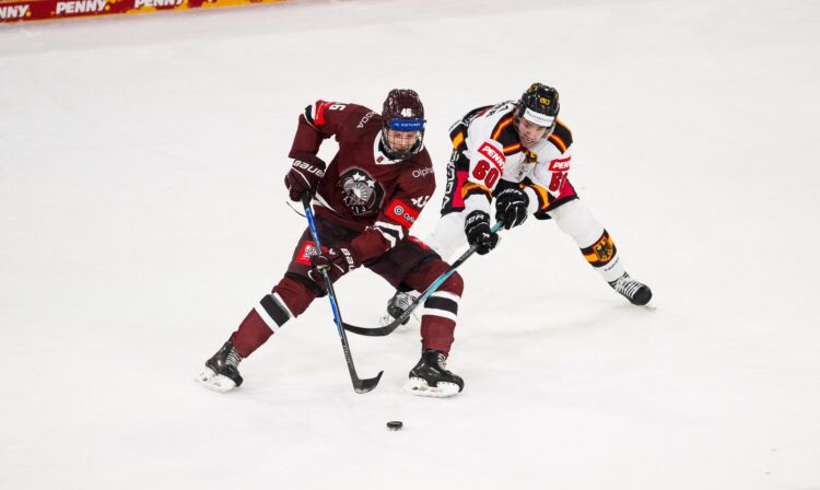 Alberts Šmits, hokejazinas.com