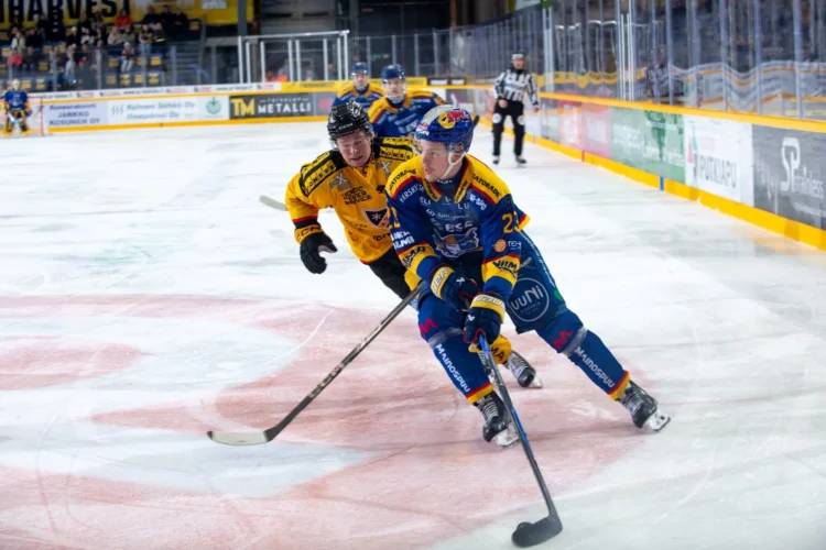 Alberts Šmits, hokejazinas.com