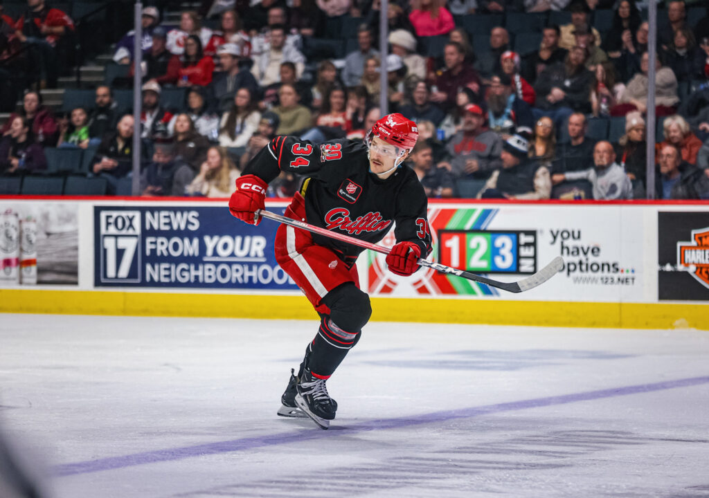 Eduards Tralmaks, hokejazinas.com