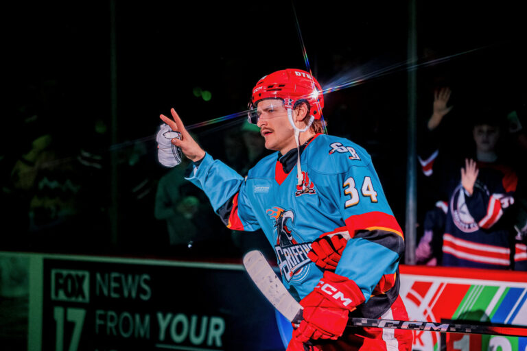 Eduards Tralmaks, hokejazinas.com