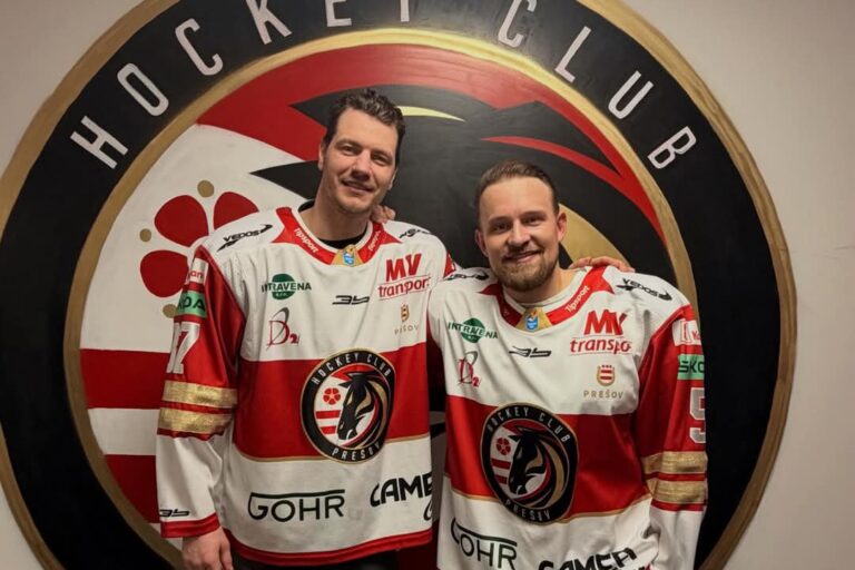 Miks Indrašis un Rihards Bukarts, Hokejazinas.com