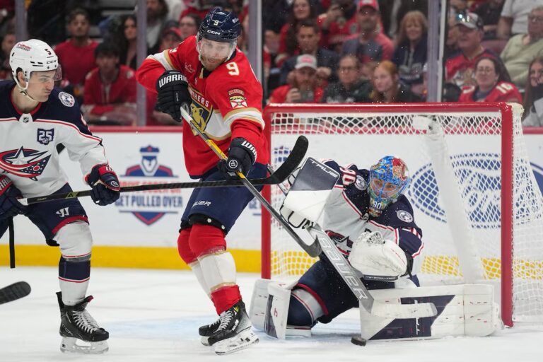 Elvis Merzļikins, hokejazinas.com