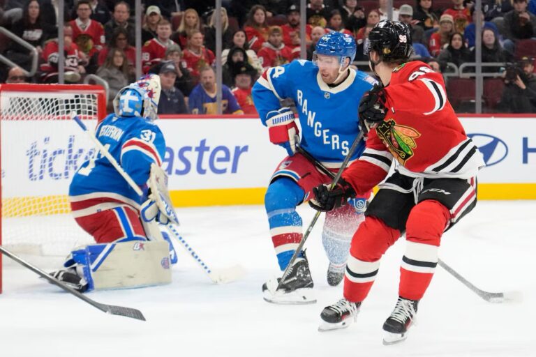 Čikāgas "Blackhawks" un Ņujorkas "Rangers", hokejazinas.com
