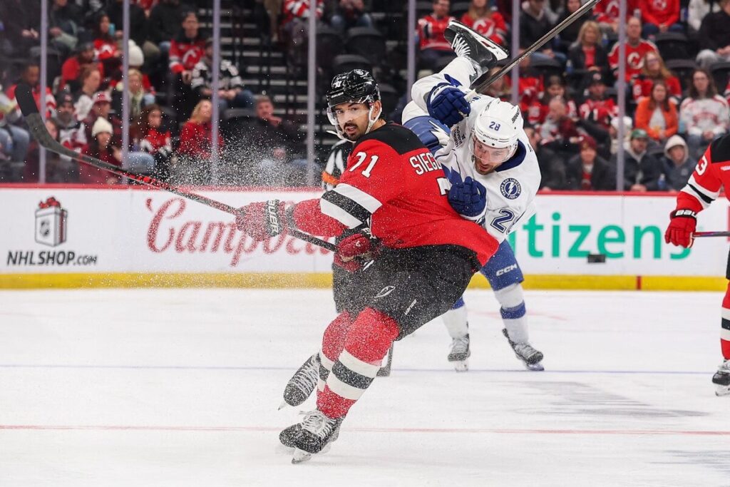 Zemgus Girgensons, hokejazinas.com