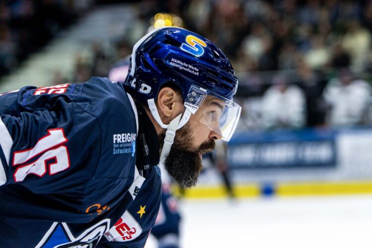 Kaspars Daugaviņš, Hokejazinas.com