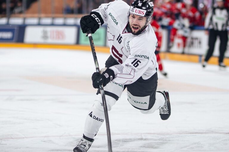 Mārtiņš Dzierkals, Hokejazinas.com