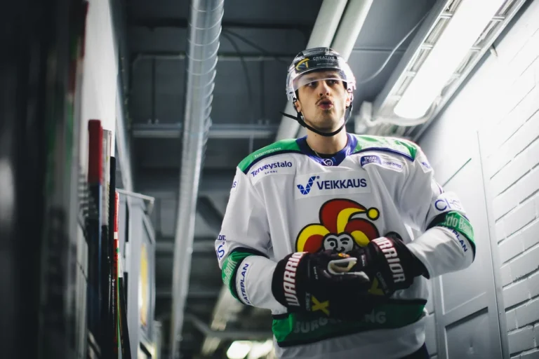 Miks Tumānovs, hokejazinas.com