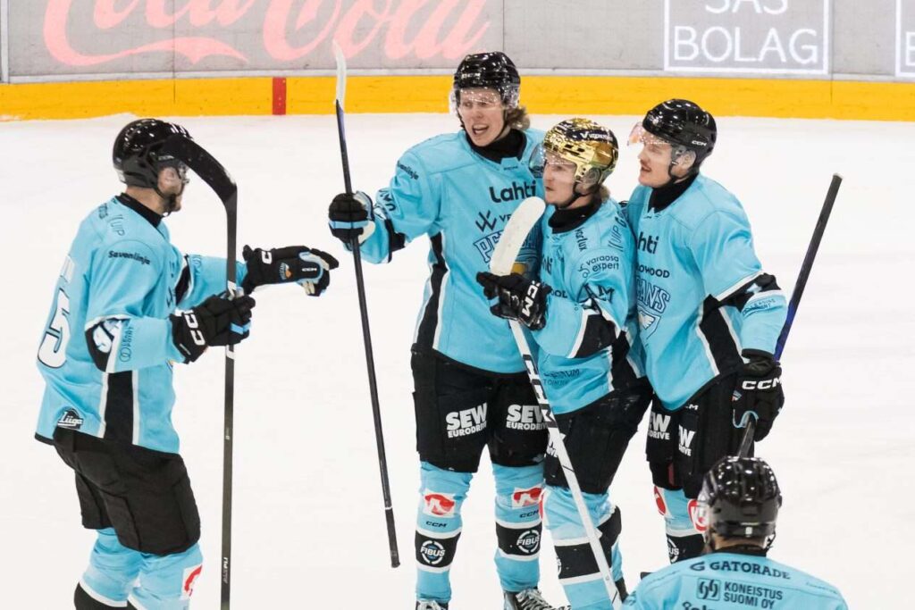 Oskars Batņa, Lahti "Pelicans", Hokejazinas.com