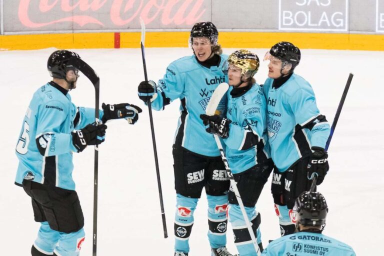 Oskars Batņa, Lahti "Pelicans", Hokejazinas.com