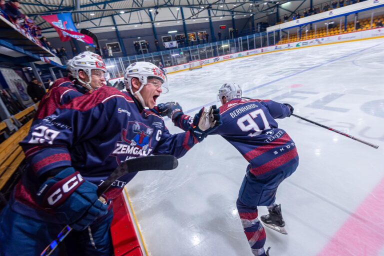 Ričards Bernhards, Hokejazinas.com